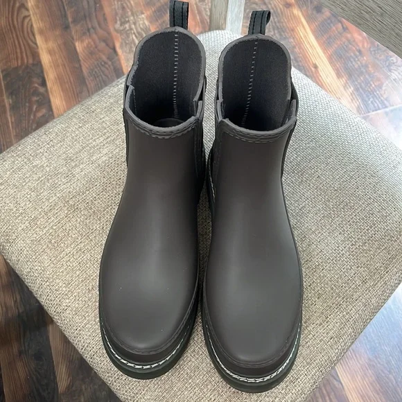 Hunter Refined Chelsea Stitch Detail Women's Rain Boots Grey Brown Lug Sole - Picture 4 of 7